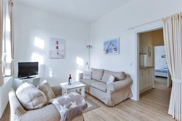 Apartment App-6-mit-suedbalkon-in-strandnaher-lage-baederstil-villa-in-wenningstedt-sylt *