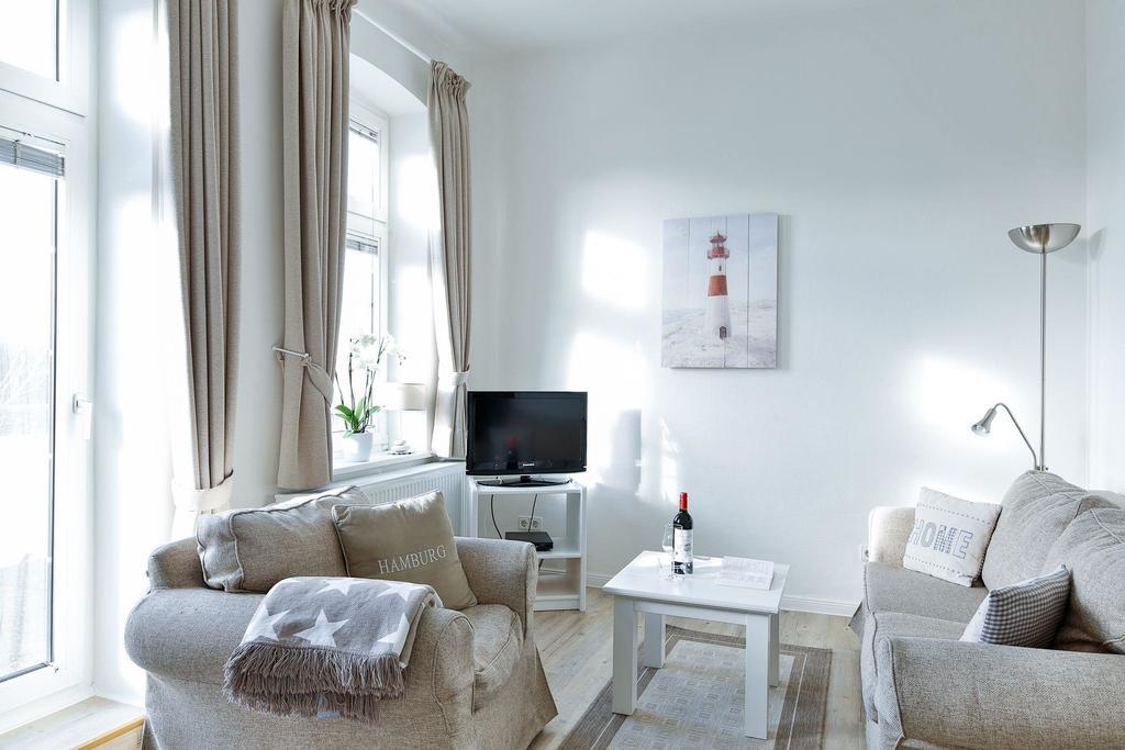 Apartment App-6-mit-suedbalkon-in-strandnaher-lage-baederstil-villa-in-wenningstedt-sylt